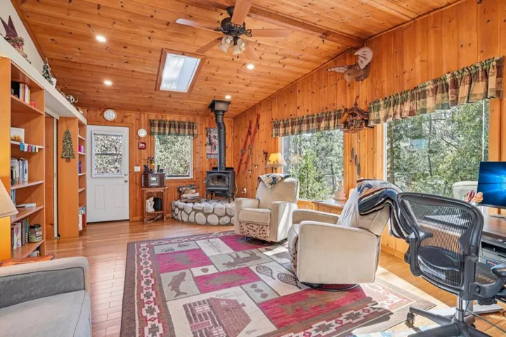 10-web-or-mls-Skyline Way-S1703-006