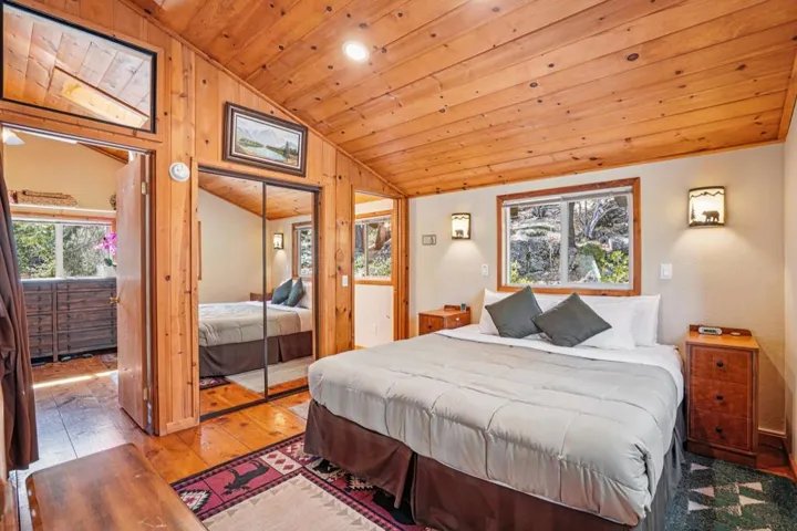 21-web-or-mls-Skyline Way-S1703-026
