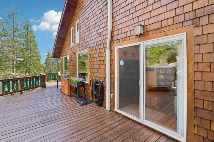 30-web-or-mls-Skyline Way-S1703-035