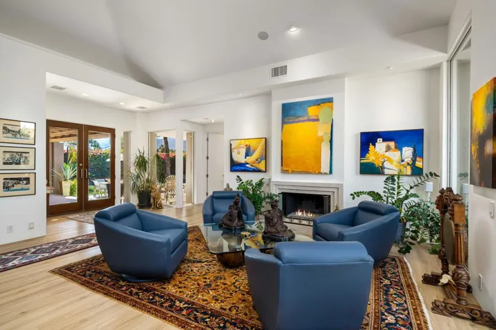 29-web-or-mls-JJFox_OPMG_0326_029