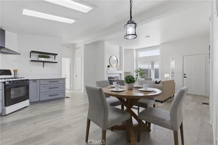 Dining area/Kitchen