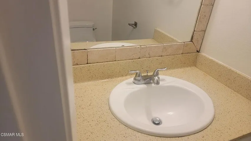20251003_100436