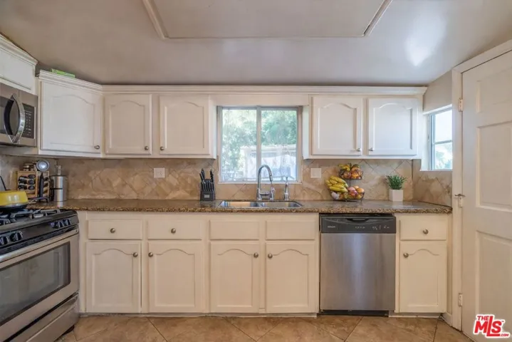 Kitchen: AI Enhanced