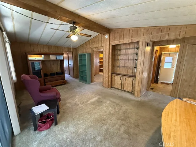 Built in shelves in family​​‌​​​​‌​​‌‌​​‌​​​‌‌​​​‌​​‌‌​​‌‌​​‌‌​​​​ room