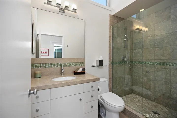 3rd en-suite bath