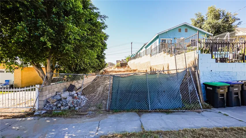 454 K, Colton, California 92324