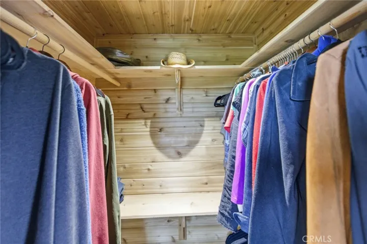 Cedar Lined Primary Walk In