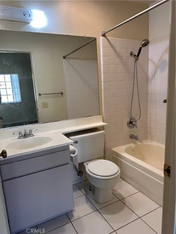 Second bedroom ensuite bathroom