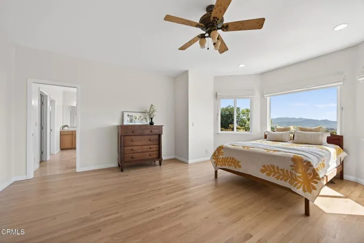 24-web-or-mls-Upmarket Media-131SanMig07