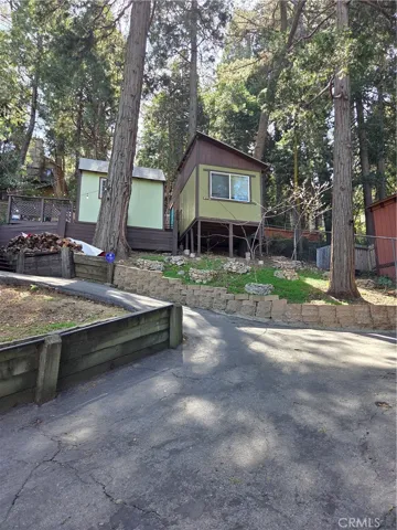two additional structures, one features bonus room and the 3rd bonus bathroom and other structure contains two adjacent bonus rooms.