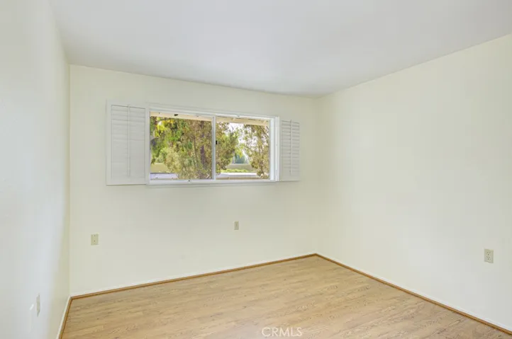Guest bedroom.