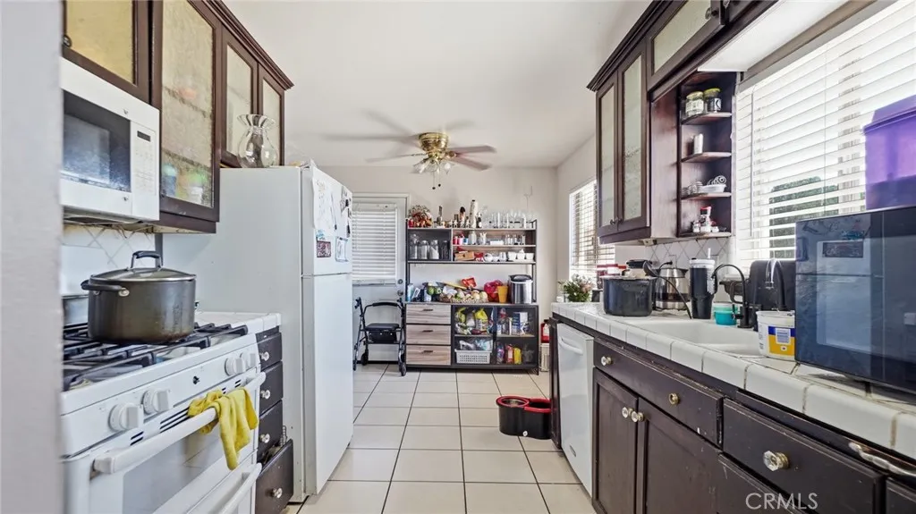14378 Mojave, Victorville, California 92395 — photo 5