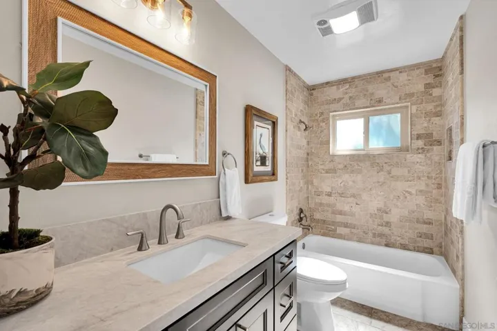 1940 W El Norte Parkway, Escondido, California 92026