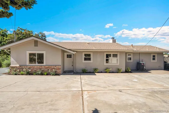 1940 W El Norte Parkway, Escondido, California 92026