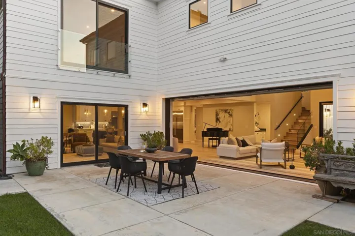 6989 Paseo Laredo, La Jolla, California 92037