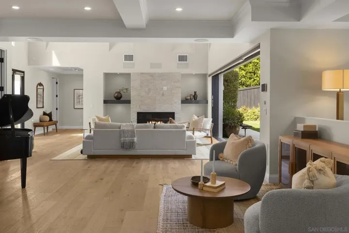 6989 Paseo Laredo, La Jolla, California 92037