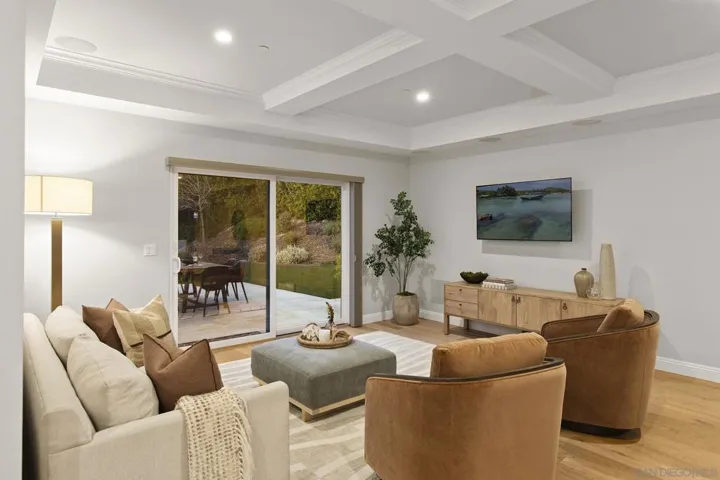 6989 Paseo Laredo, La Jolla, California 92037