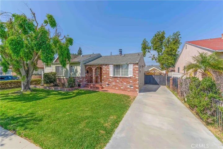 Driveway
(virtually altered)