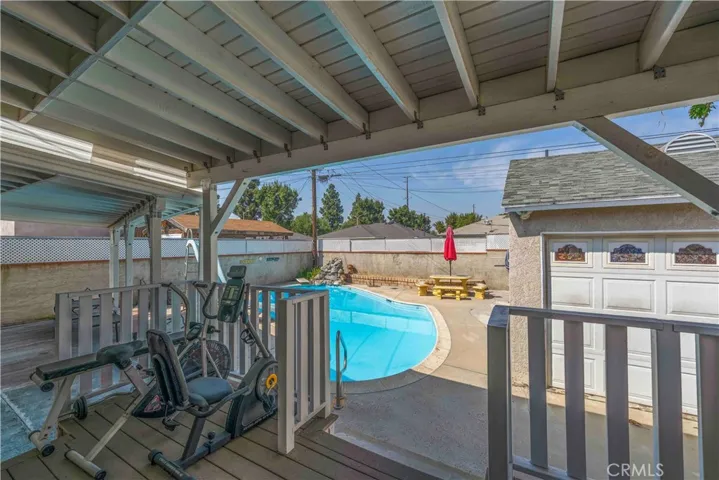 Patio
(virtually altered)