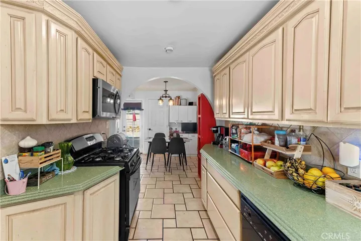 Kitchen 
(virtually altered)