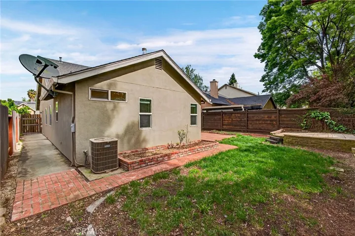 1871 Auburn Oak Way, Chico, California 95928