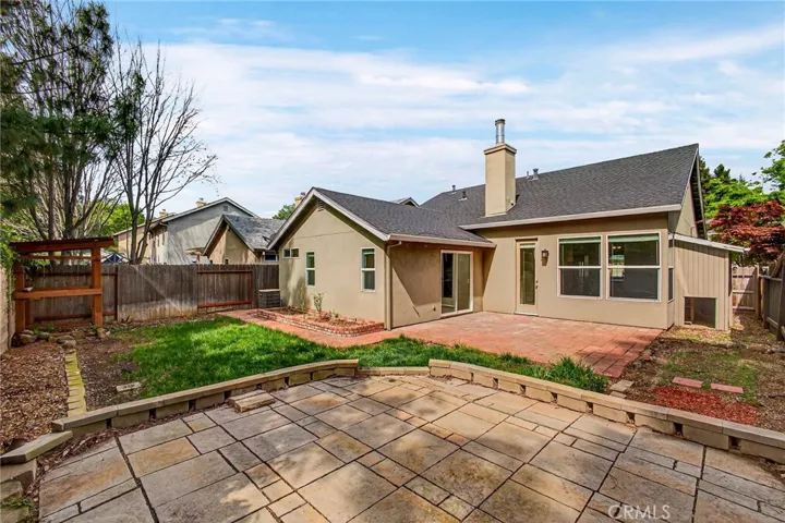 1871 Auburn Oak Way, Chico, California 95928