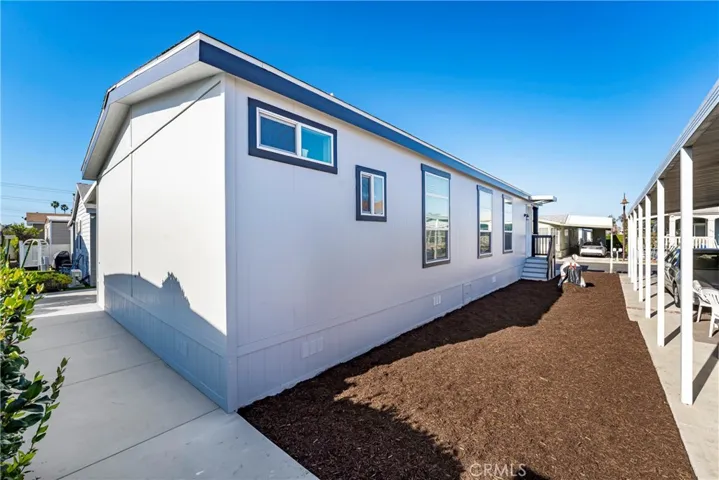 Large sideyard