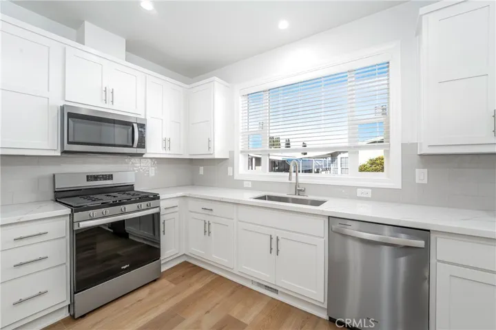 Island kitchen with pantry