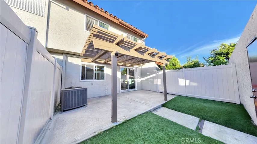 Photos may include alternation for visualization purposes.