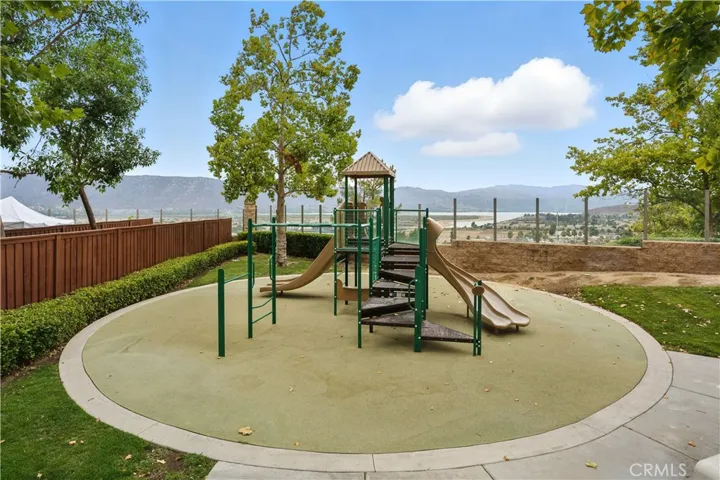 15636 Vista Way 104, Lake Elsinore, California 92532