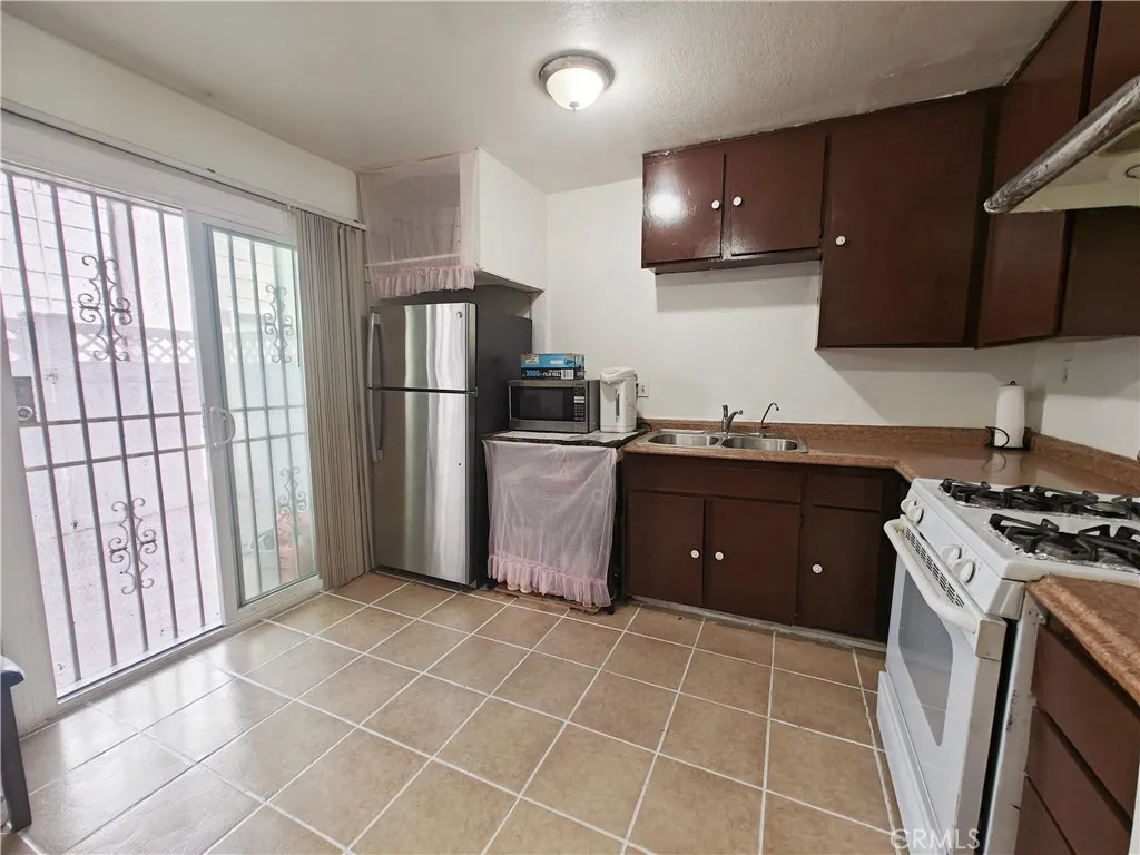 12836 12th Street 27, Chino, California 91710 — photo 4