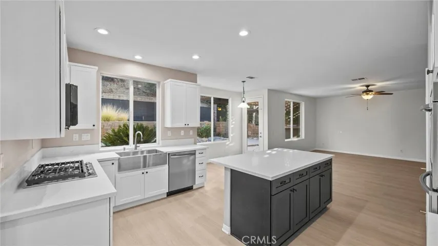 1728 Tamarron, Corona, California 92883