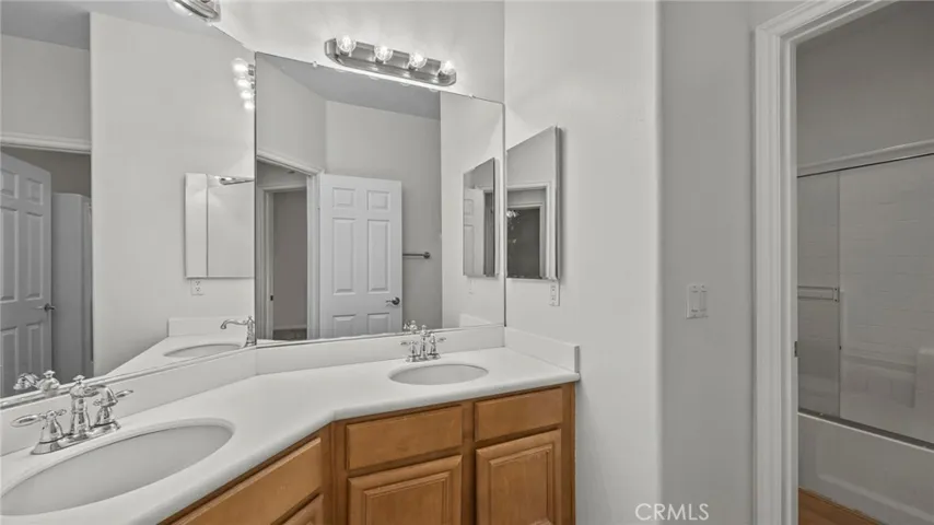 1728 Tamarron, Corona, California 92883