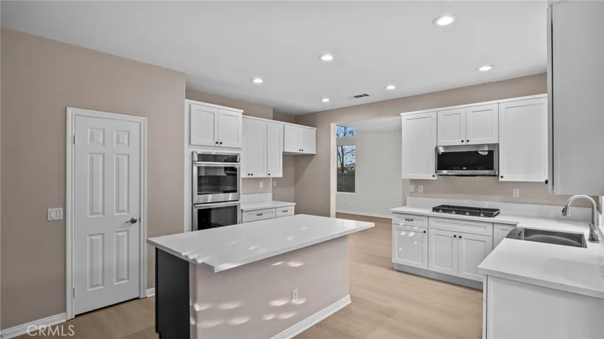 1728 Tamarron, Corona, California 92883