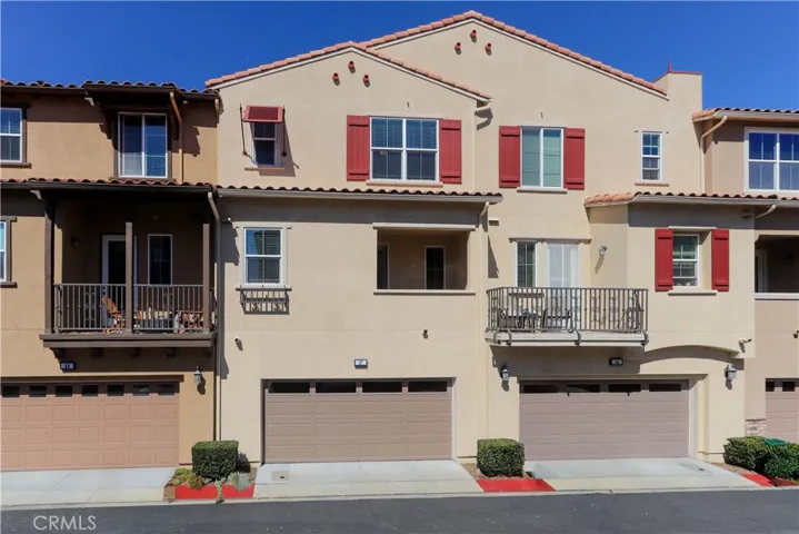 Beautiful tri-level townhome