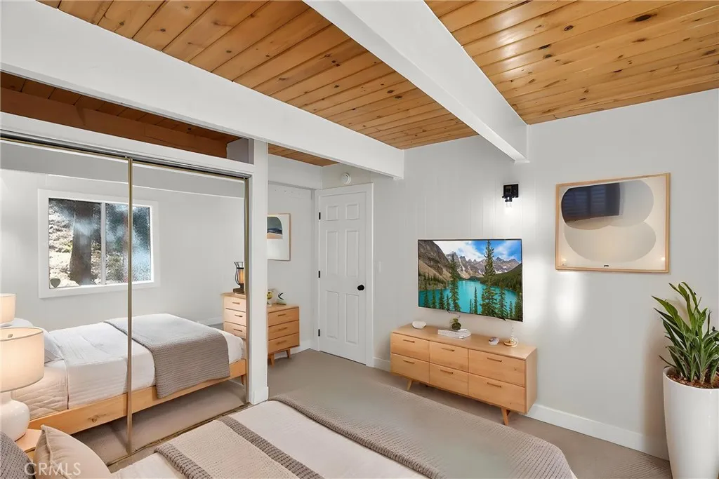 1st floor bedroom virtually staged.