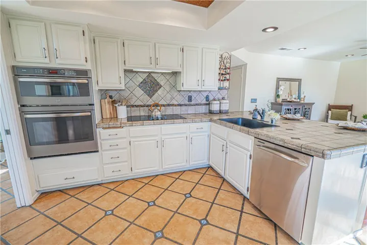 25042 Hollyhock Court, Stevenson Ranch, California 91381