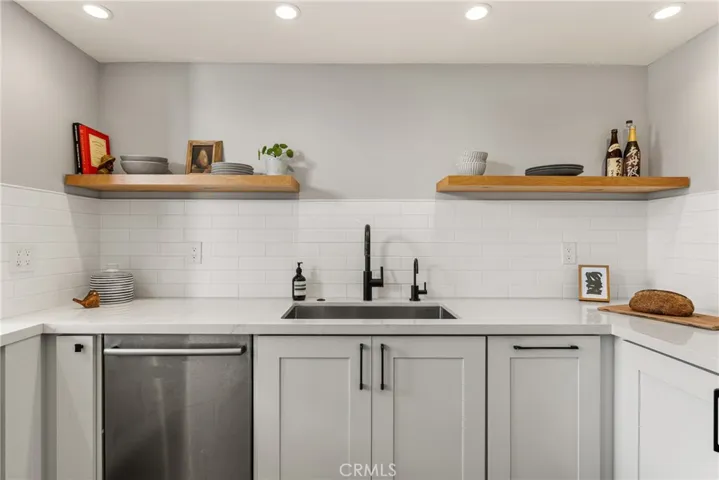 30 Waterway, Irvine, California 92614