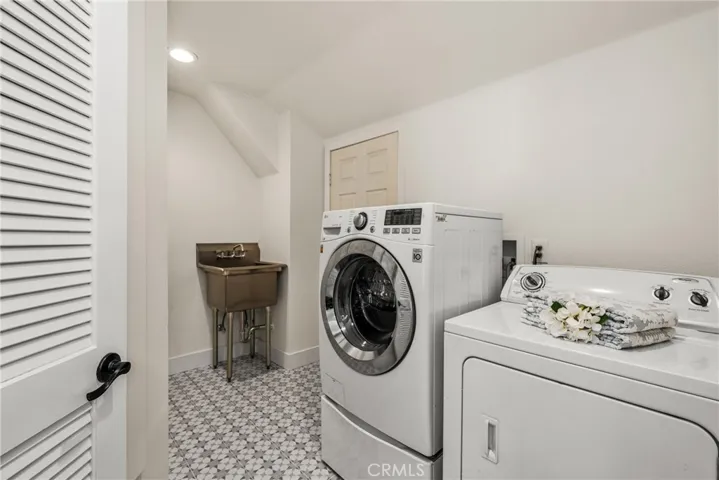 30 Waterway, Irvine, California 92614