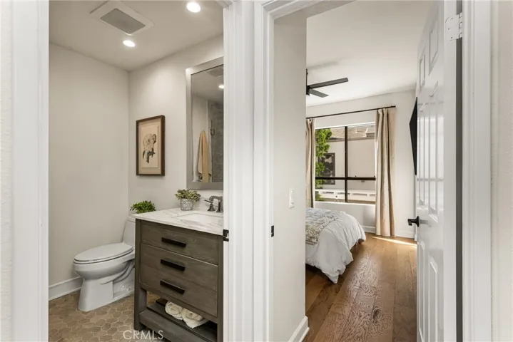 30 Waterway, Irvine, California 92614