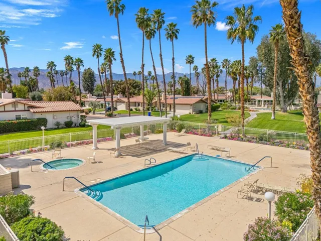 Community Features 2 Pool/Spa Areas