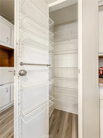 Kitchen pantry