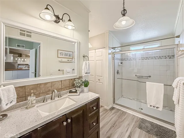 Primary bedroom bath