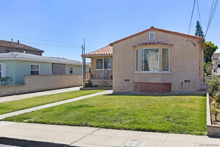3219 Hugo, San Diego, California 92106