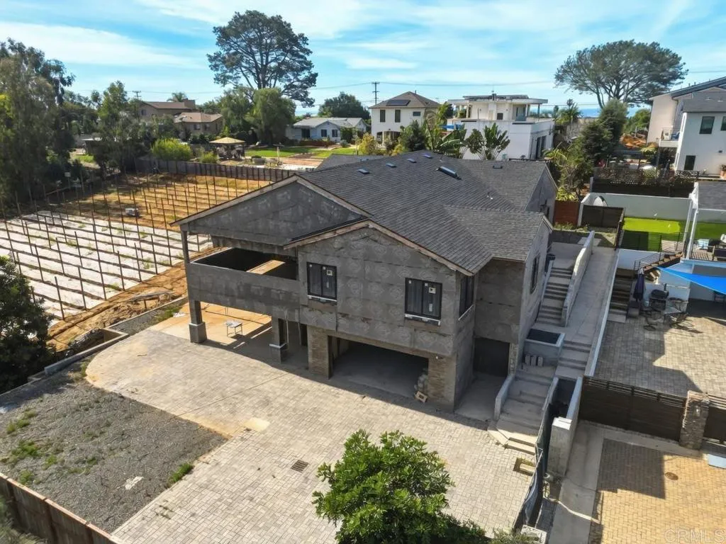3780 82 Highland Dr.