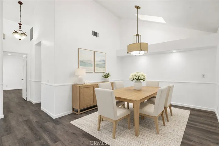 Virtually Stage Dinning Room