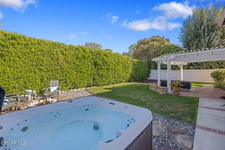 1660 Wellington Pl Westlake-large-047-04