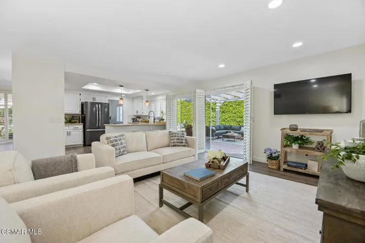 1660 Wellington Pl Westlake-large-018-00