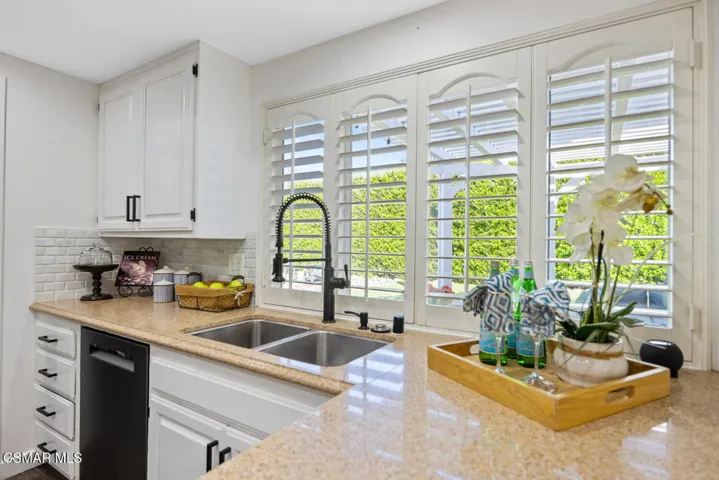 1660 Wellington Pl Westlake-large-026-03