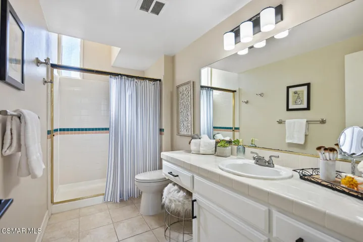 1660 Wellington Pl Westlake-large-035-04